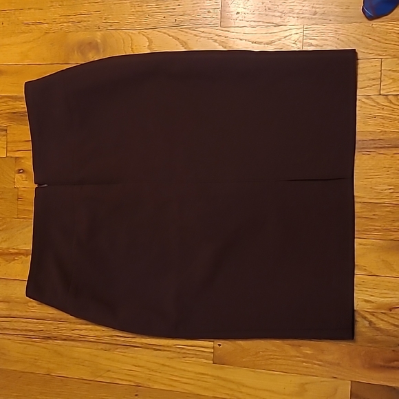 Alfani Women's Size 8 Burgundy Skirt - Picture 7 of 7